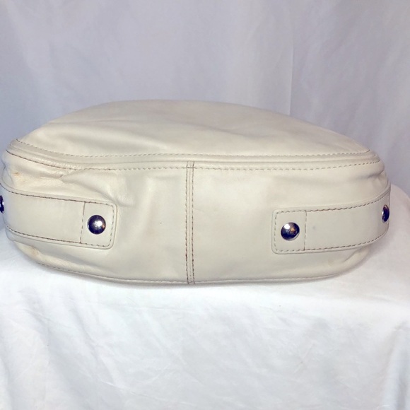 COACH Zoe Ivory colored genuine leather hobo style handbag. Silver hardware. - Picture 9 of 16